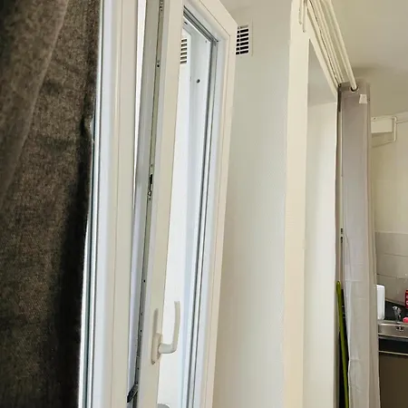 Logement A Proximite De Montmartre Parigi