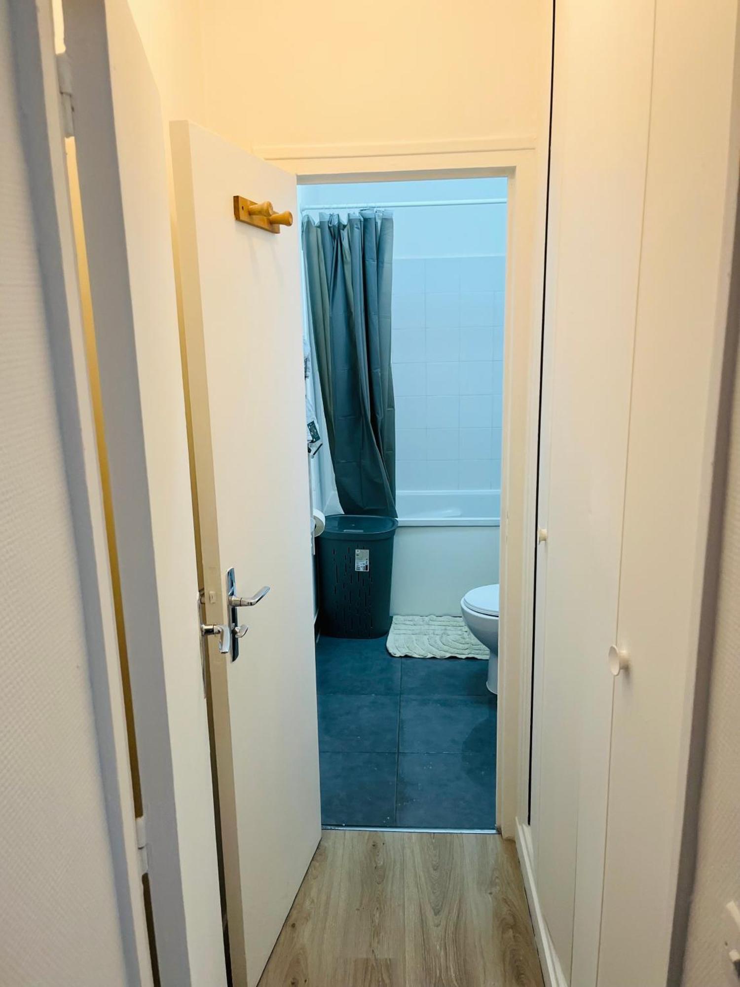 Logement A Proximite De Montmartre * Parigi