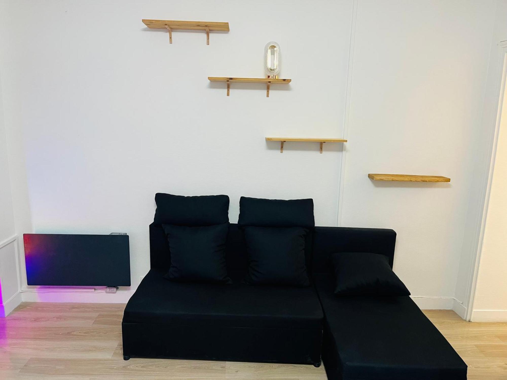 Logement A Proximite De Montmartre * Parigi